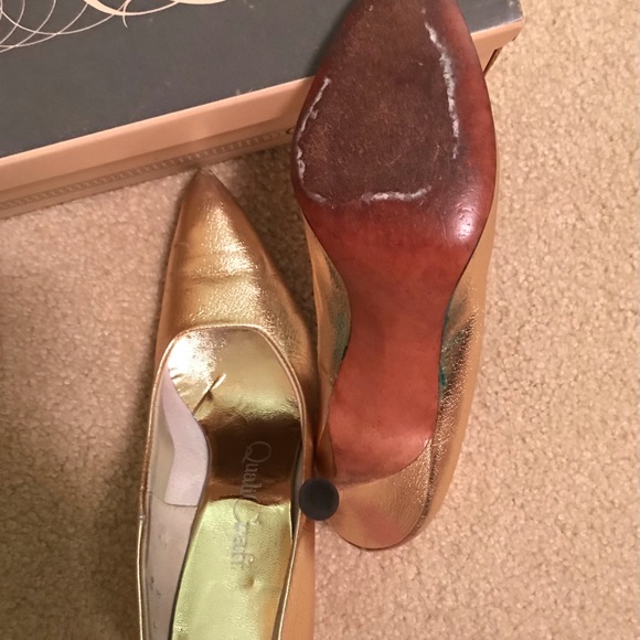 qualicraft Shoes Vintage 6s Womens Gold Leather Point Toe Pumps